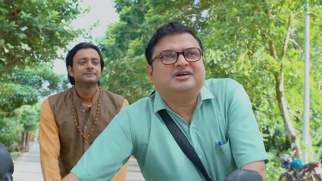 Sriman Bhogoban Das season 1 episode 10 on Zee5