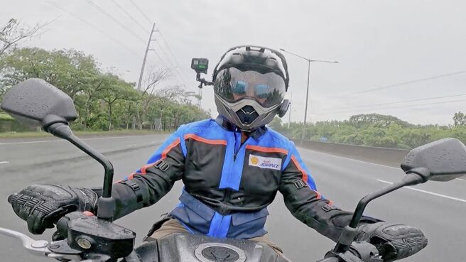 Dare to Ride season 1 episode 3 on Discovery Plus