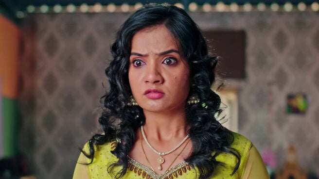 Aval Varuvala season 1 episode 16 on Zee5