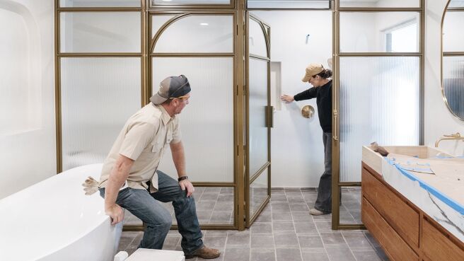 Fixer Upper: The Lakehouse season 1 episode 4 on DiscoveryPlus