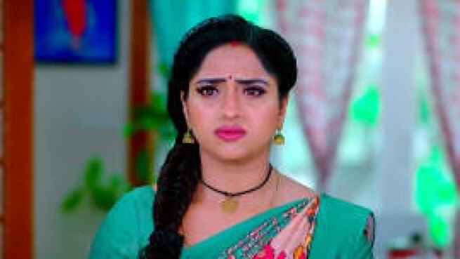 Trinayani season 1 episode 923 on Zee5
