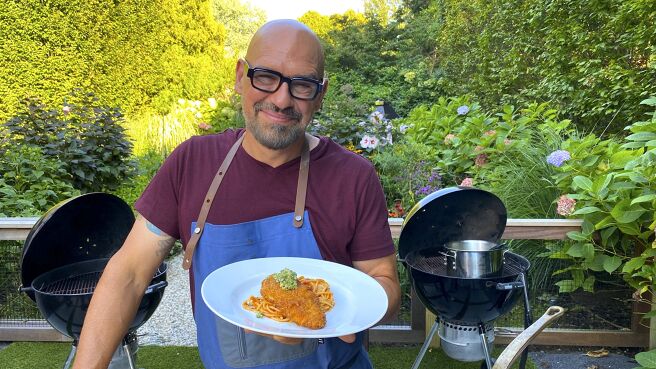 Symon's Dinners Cooking Out season 3 episode 2 on Discovery Plus