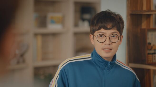 Welcome to Waikiki season 1 episode 1 on Zee5