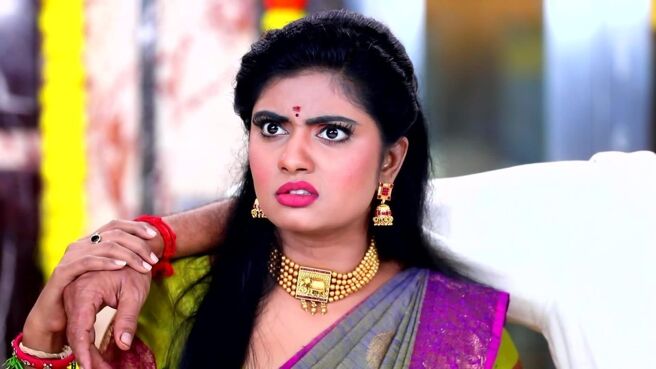 Endrendrum Punnagai season 1 episode 428 on Zee5