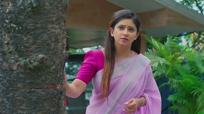 Tere Chehre Se Nazar Nahi Hatati season 1 episode 13 on Zee5