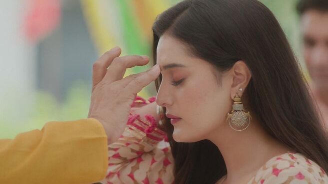 Jaane Anjaane Hum Mile season 1 episode 8 on Zee5