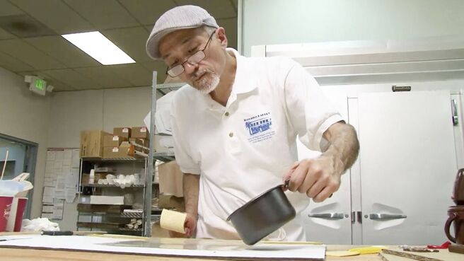 Fabulous Cakes season 2 episode 10 on Discovery Plus