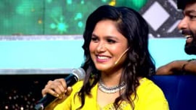 Nakshathra Jodigal season 1 episode 1 on Zee5