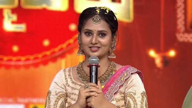 Naavu Nammavaru season 1 episode 1 on Zee5