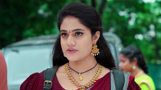 Smart Play - Jagadhatri season 1 episode 1 on Zee5