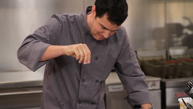 Cooks vs. Cons season 3 episode 7 on Discovery Plus