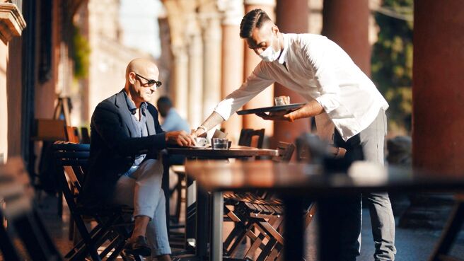 Stanley Tucci: Searching for Italy season 1 episode 6 on Sony LIV