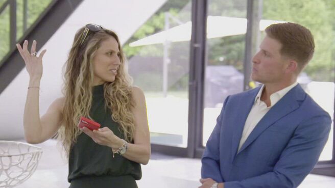 Selling The Hamptons season 1 episode 2 on DiscoveryPlus