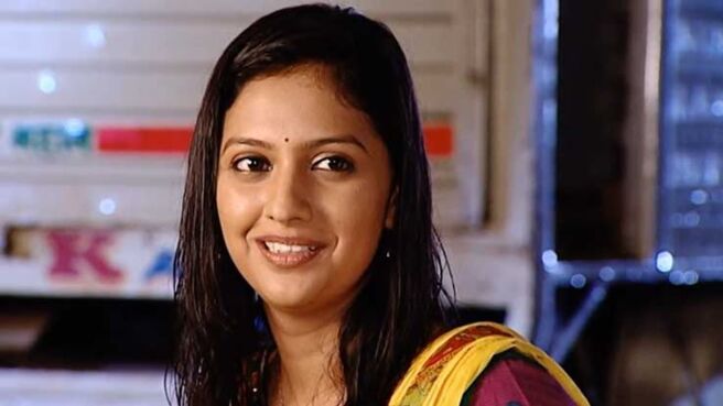 Honaar Soon Mee Hyaa Gharchi season 1 episode 13 on Zee5