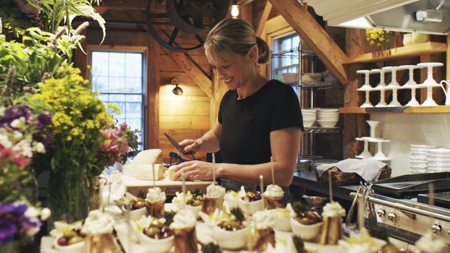 The Lost Kitchen season 1 episode 5 on DiscoveryPlus