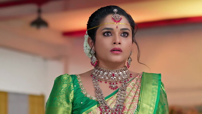Smart Play - Nindu Noorella Saavasam season 1 episode 32 on Zee5