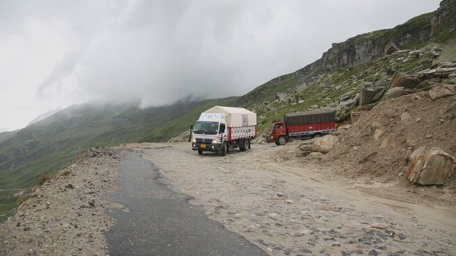 India's Deadliest Roads season 1 episode 2 on Discovery Plus