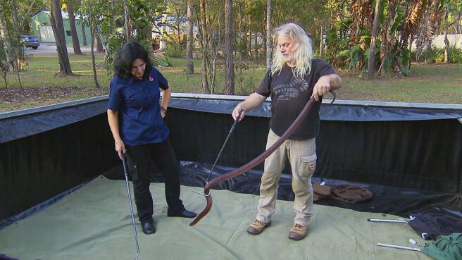 Snake Catcher: Down Under season 1 episode 1 on Discovery Plus