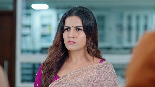 Karna season 1 episode 8 on Zee5