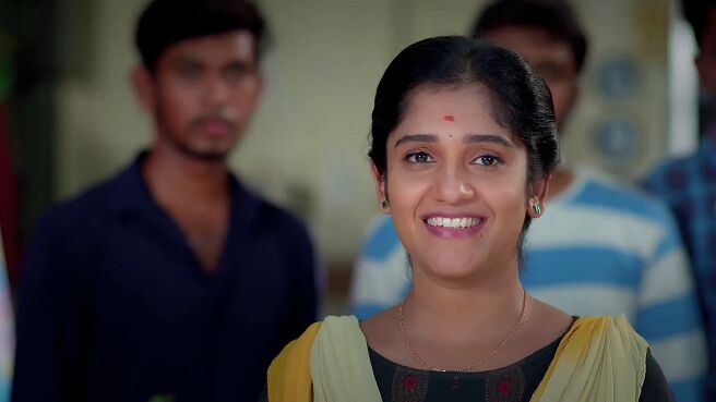 Chinnan Siru Kiliye season 1 episode 13 on Zee5