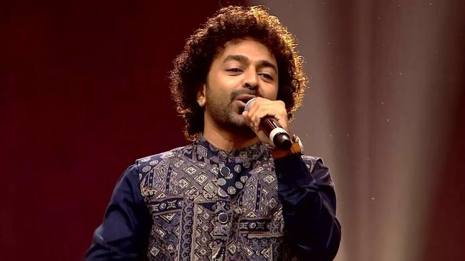 Kaatrin Mozhi season 1 episode 1 on Zee5