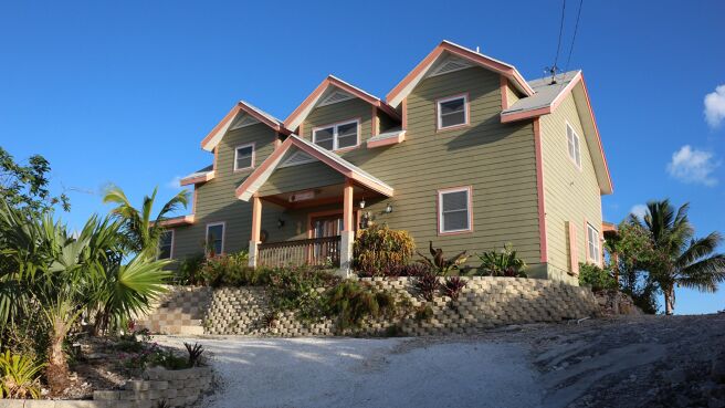 Bahamas Life season 1 episode 12 on Discovery Plus