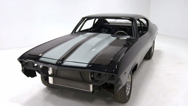 Speed Is The New Black season 1 episode 5 on Discovery Plus