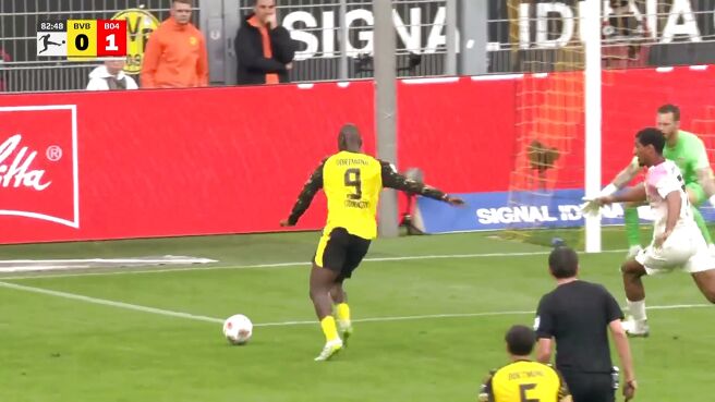 Chance! Guirassy Rattles The Crossbar With A Powerful Strike on Sony LIV