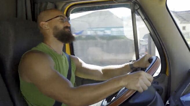 18 Wheels Across Vietnam season 1 episode 4 on Discovery Plus