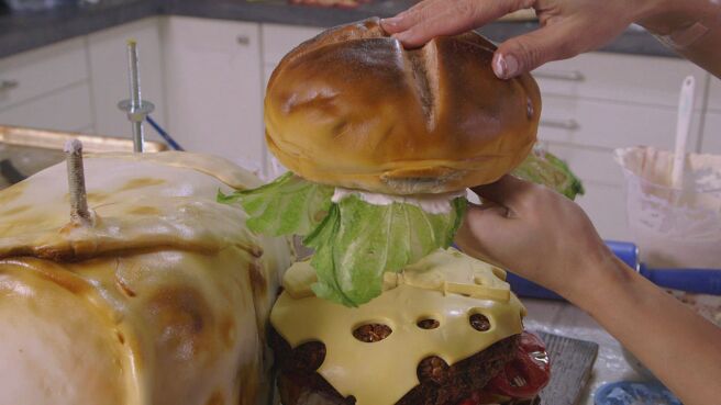 Ridiculous Cakes season 1 episode 3 on Discovery Plus