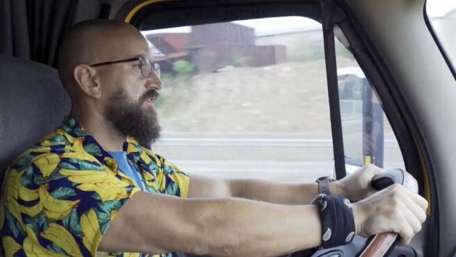 18 Wheels Across Vietnam season 1 episode 3 on Discovery Plus