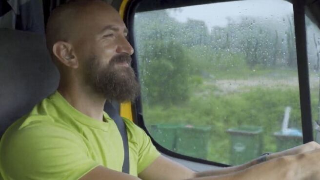 18 Wheels Across Vietnam season 1 episode 7 on Discovery Plus