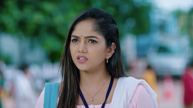 Karna season 1 episode 2 on Zee5