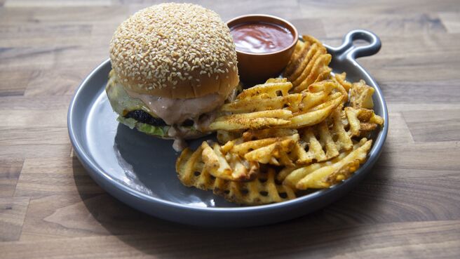 30 Minute Meals season 28 episode 17 on Discovery Plus