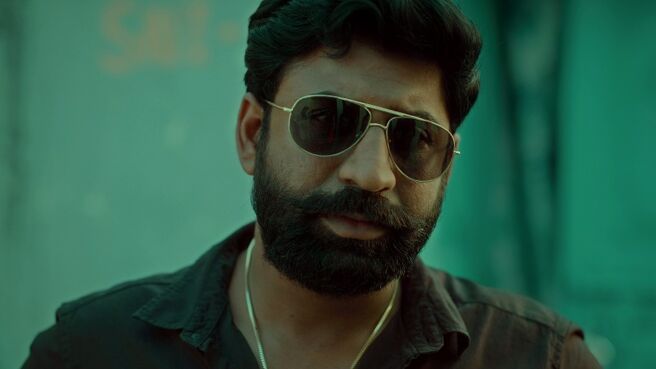Paruvu season 1 episode 5 on Zee5