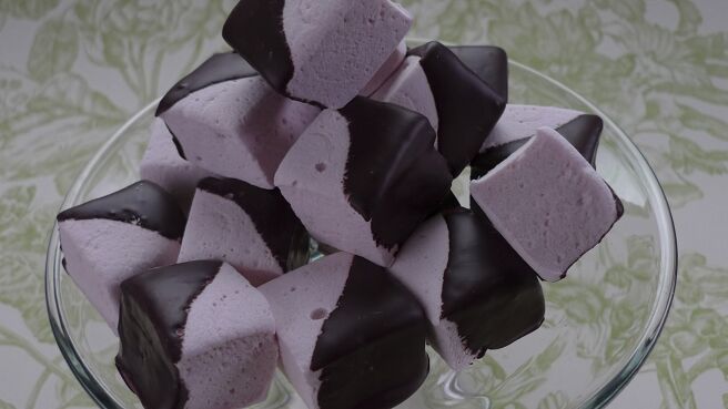 Unique Sweets season 3 episode 13 on Discovery Plus