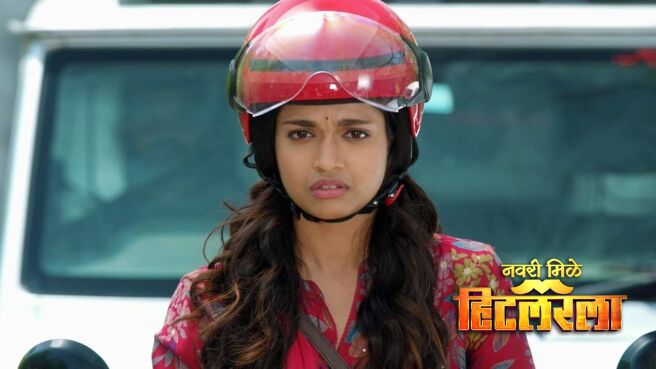 Navri Mile Hitlerla season 1 episode 3 on Zee5