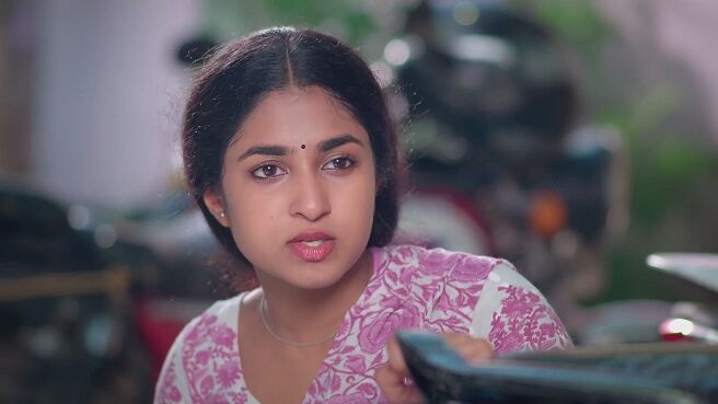 Chinnan Siru Kiliye season 1 episode 8 on Zee5