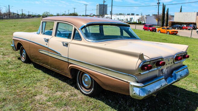 Dallas Car Sharks season 2 episode 10 on Discovery Plus