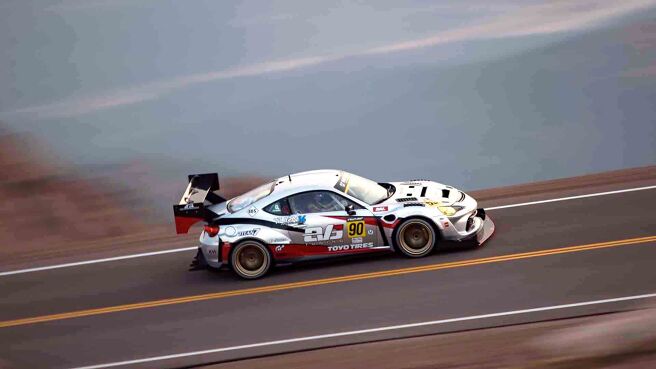 Pikes Peak: On the Edge season 1 episode 3 on Discovery Plus
