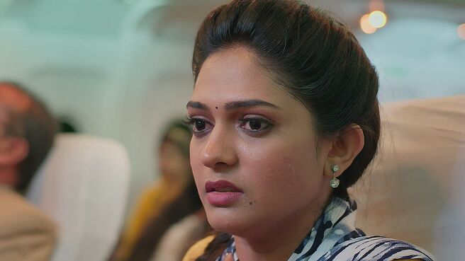 Tere Chehre Se Nazar Nahi Hatati season 1 episode 9 on Zee5