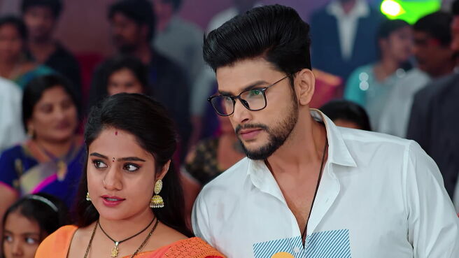 Smart Play - Jagadhatri season 1 episode 19 on Zee5