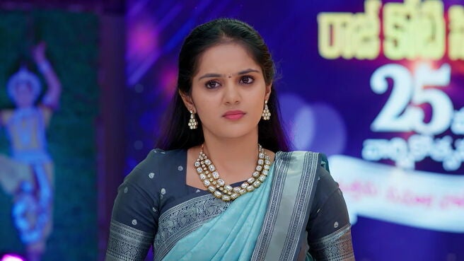 Kudumbasametham season 1 episode 33 on Zee5