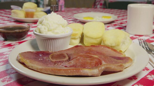 All-Star Best Thing I Ever Ate season 1 episode 6 on Discovery Plus