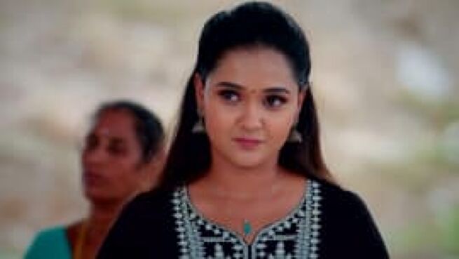 Vidhya No. 1 season 1 episode 402 on Zee5