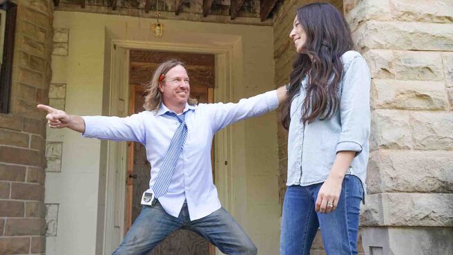 Fixer Upper: The Castle season 1 episode 1 on Discovery Plus