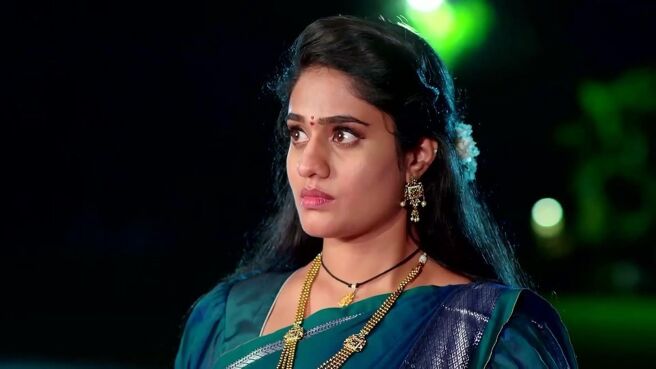 Jagadhatri season 1 episode 12 on Zee5