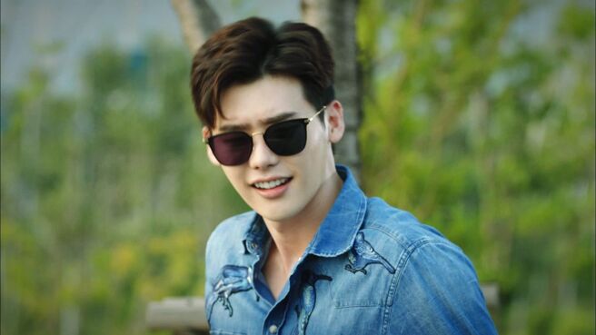 W: Two Worlds Apart season 1 episode 9 on Zee5