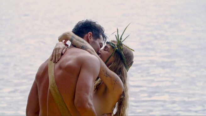 Naked & Afraid of Love season 1 episode 2 on Discovery Plus