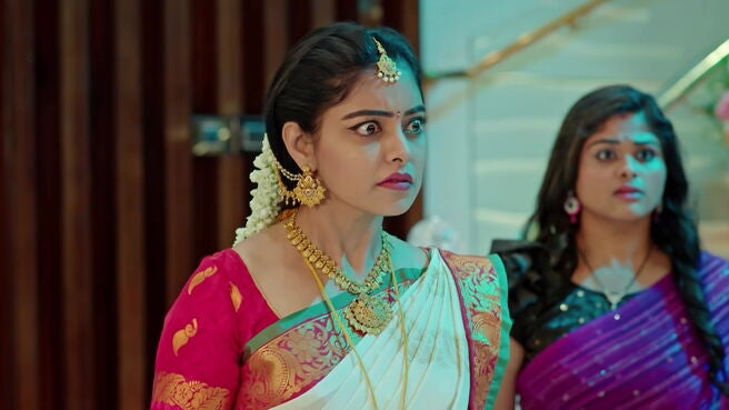 Smart Play - Jagadhatri season 1 episode 12 on Zee5